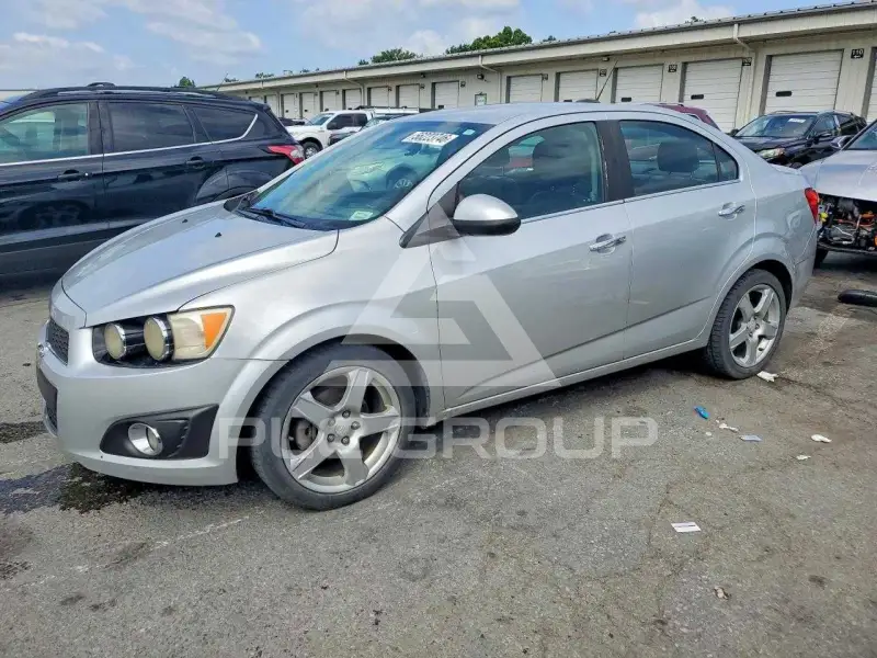 2016 Chevrolet Sonic фото