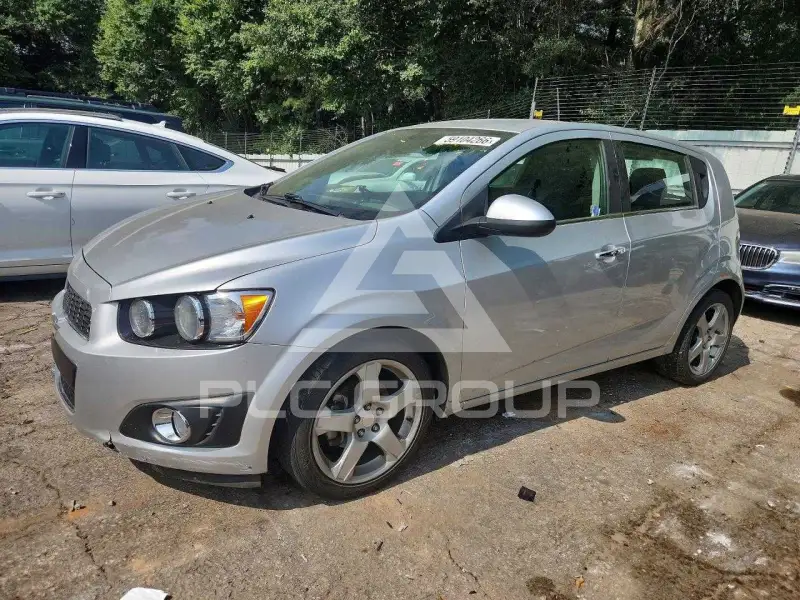 2016 Chevrolet Sonic фото