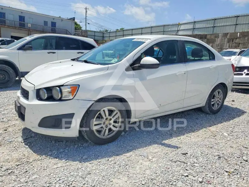 2016 Chevrolet Sonic фото