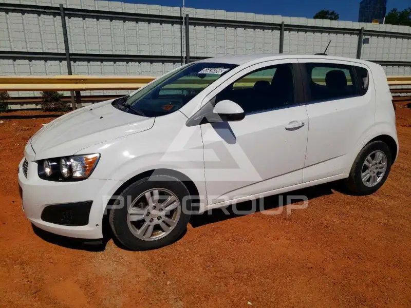 2016 Chevrolet Sonic фото
