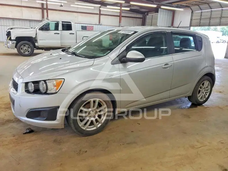 2016 Chevrolet Sonic фото