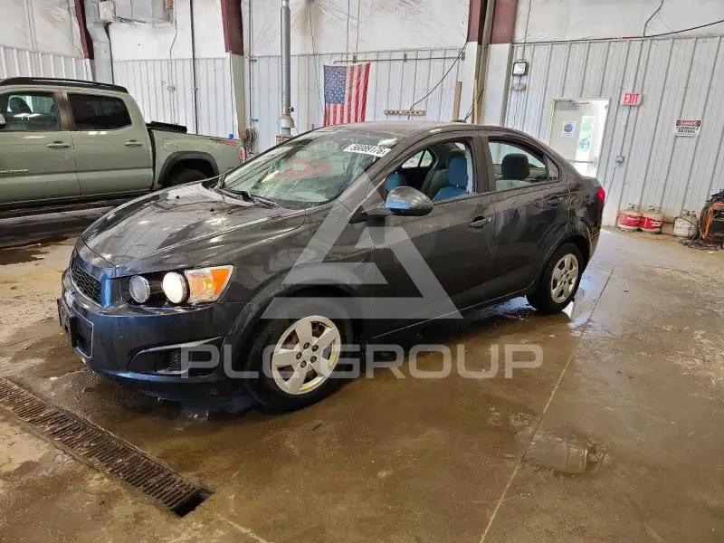 2016 Chevrolet Sonic фото