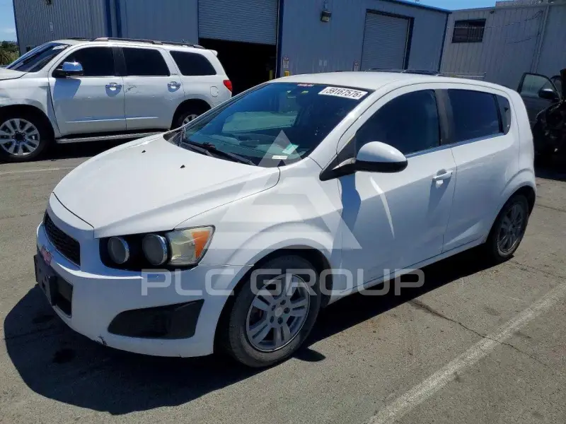 2016 Chevrolet Sonic фото
