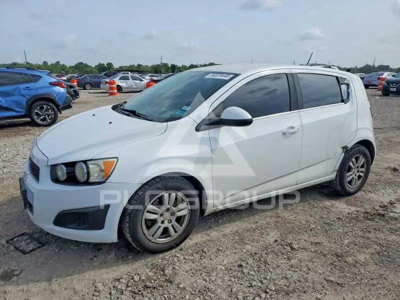 2016 Chevrolet Sonic фото