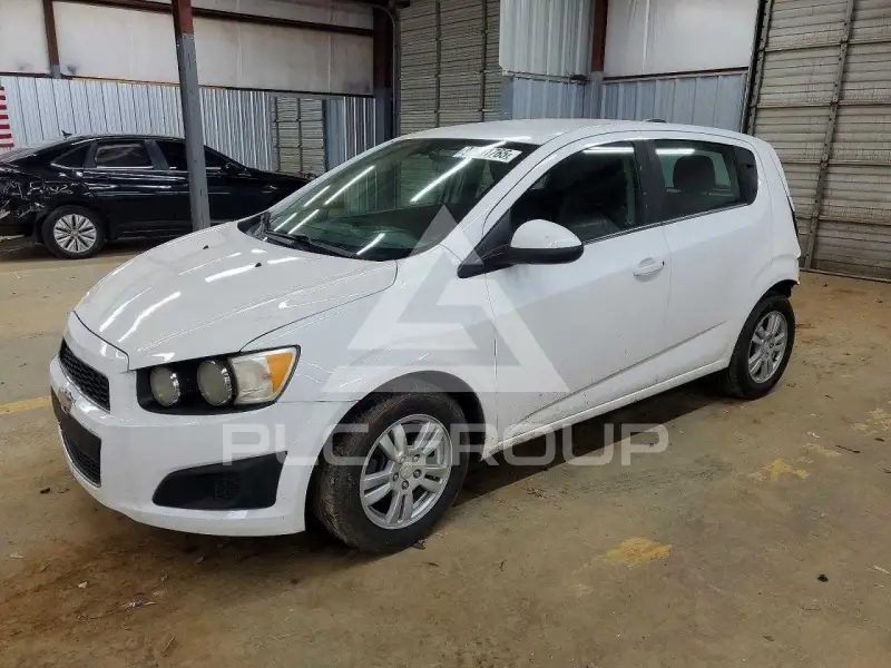 2016 Chevrolet Sonic фото