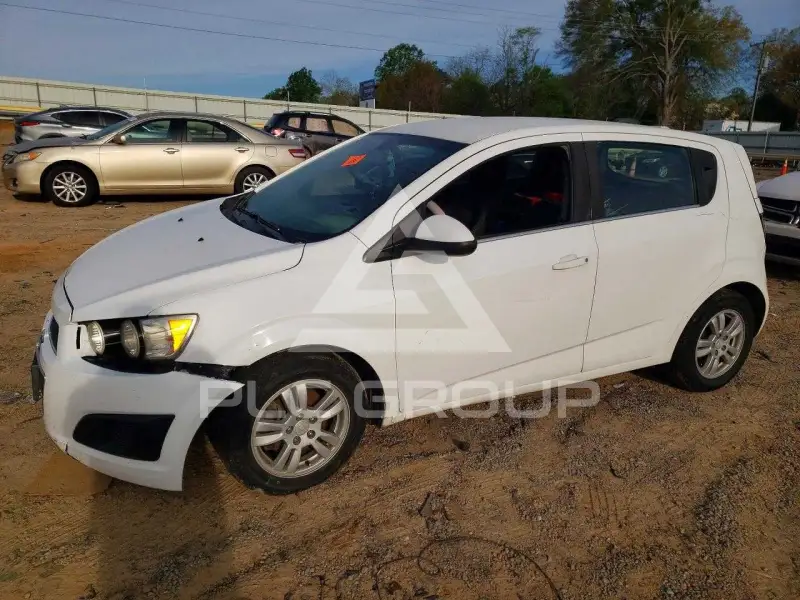 2016 Chevrolet Sonic фото