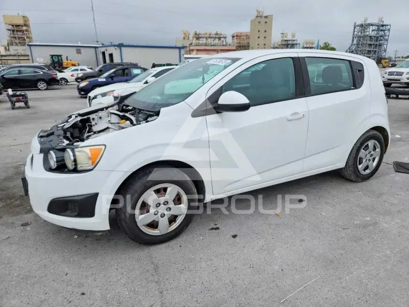 2016 Chevrolet Sonic фото