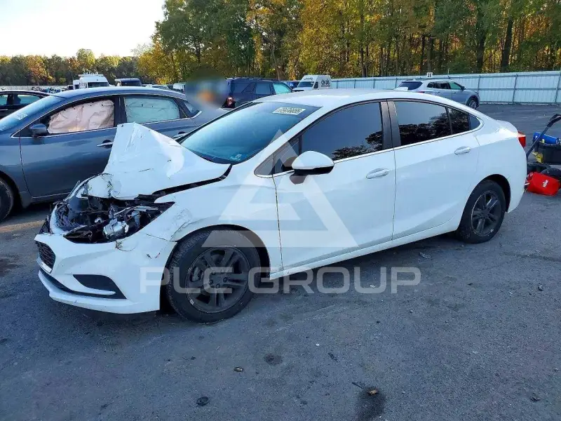 2016 Chevrolet Cruze photo