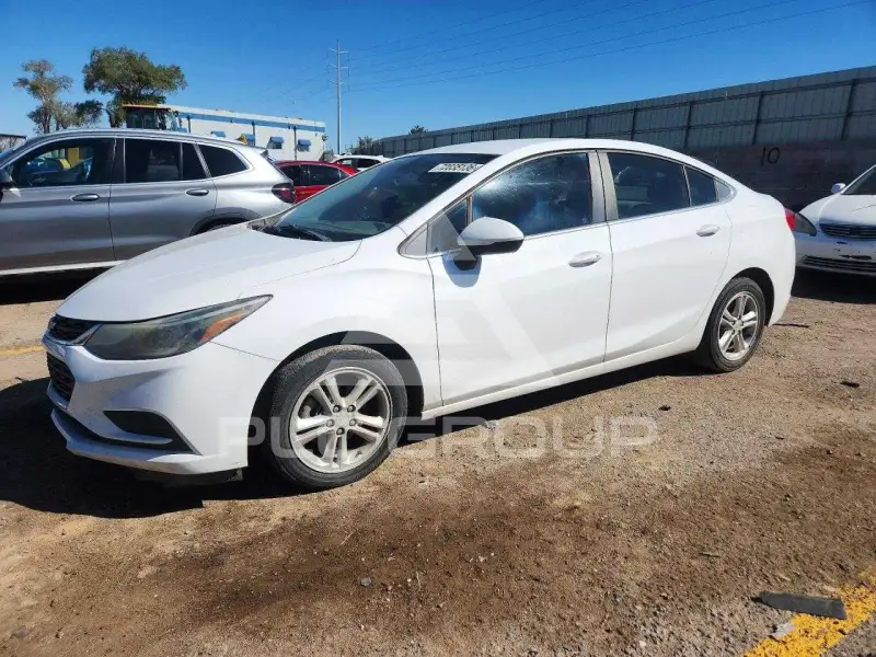2016 Chevrolet Cruze photo