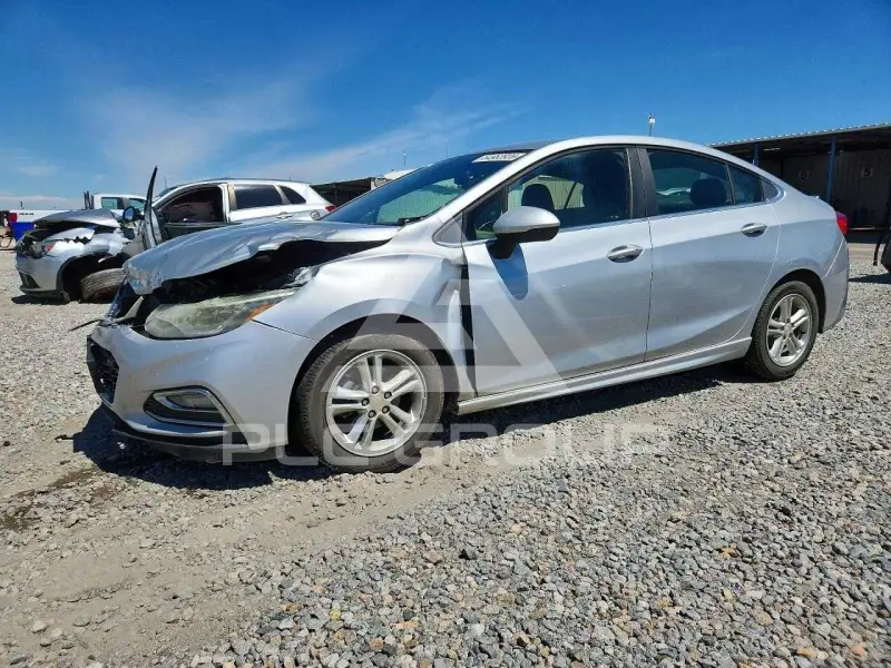 2016 Chevrolet Cruze photo