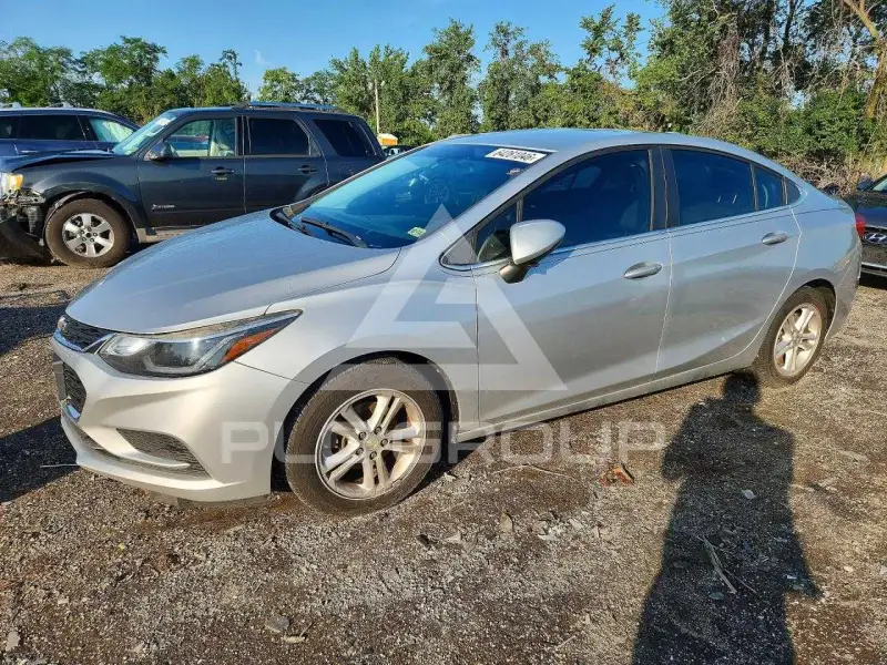 2016 Chevrolet Cruze photo