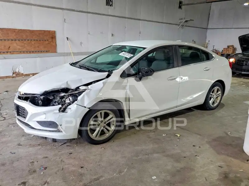 2016 Chevrolet Cruze photo