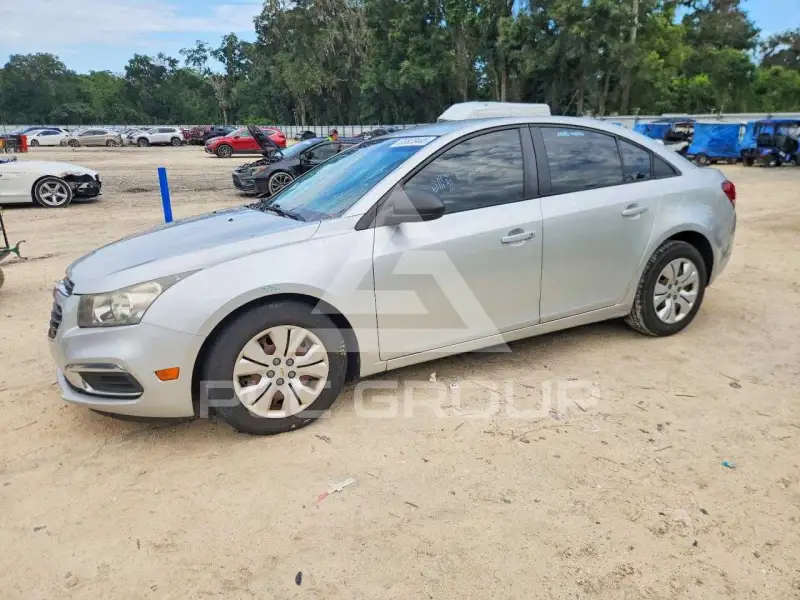 2016 Chevrolet Cruze photo