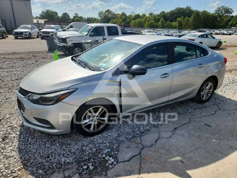 2016 Chevrolet Cruze photo