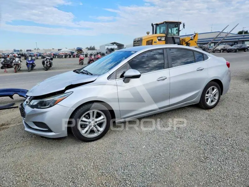 2016 Chevrolet Cruze photo
