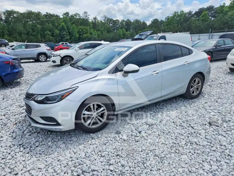 2016 Chevrolet Cruze photo