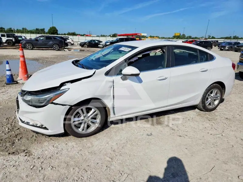 2016 Chevrolet Cruze photo