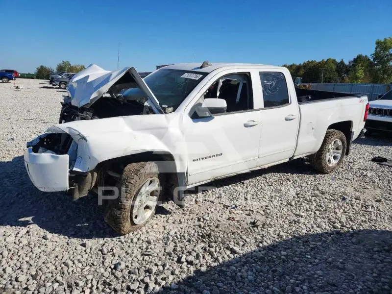 2016 Chevrolet Silverado photo