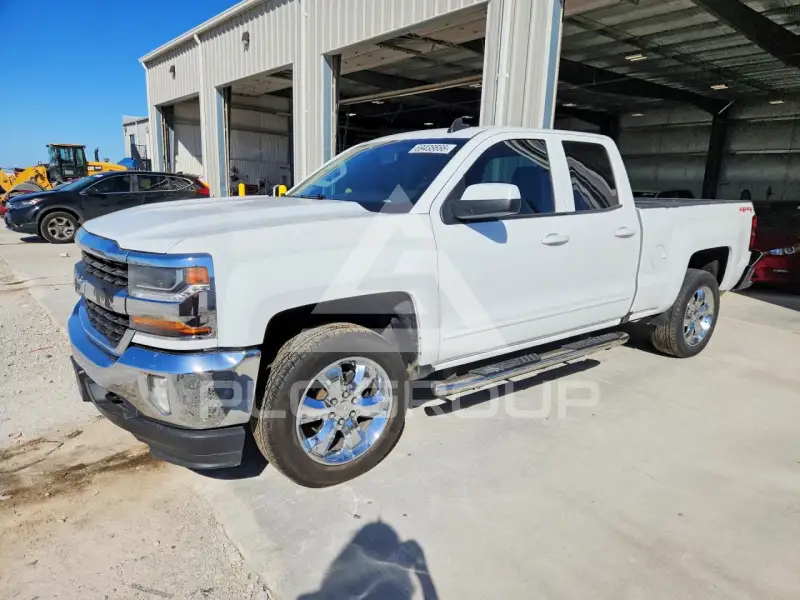 2016 Chevrolet Silverado photo