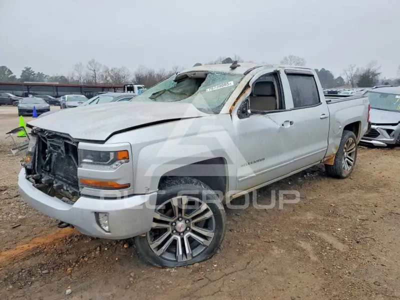 2016 Chevrolet Silverado photo