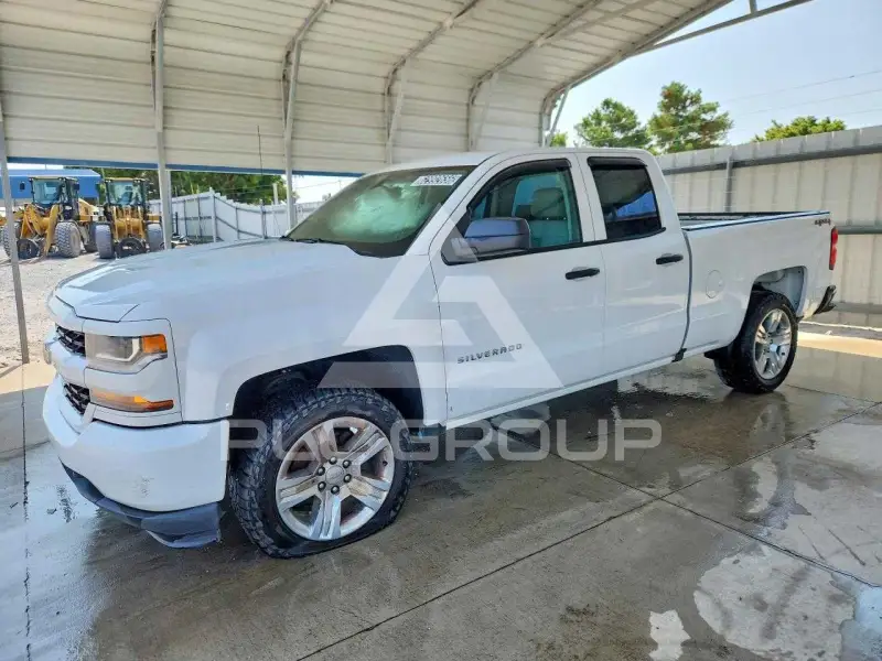 2016 Chevrolet Silverado photo