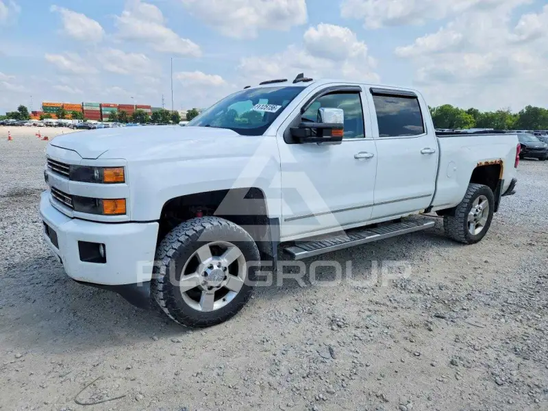 2016 Chevrolet Silverado photo