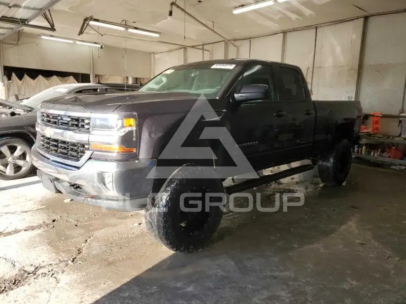 2016 Chevrolet Silverado photo