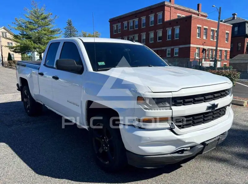 2016 Chevrolet Silverado photo