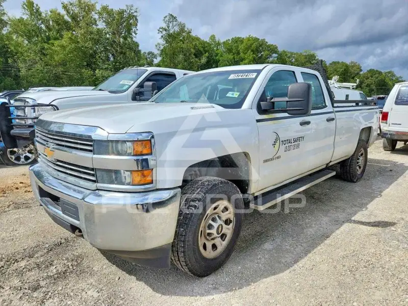 2016 Chevrolet Silverado photo