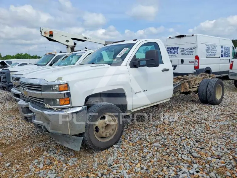 2016 Chevrolet Silverado photo