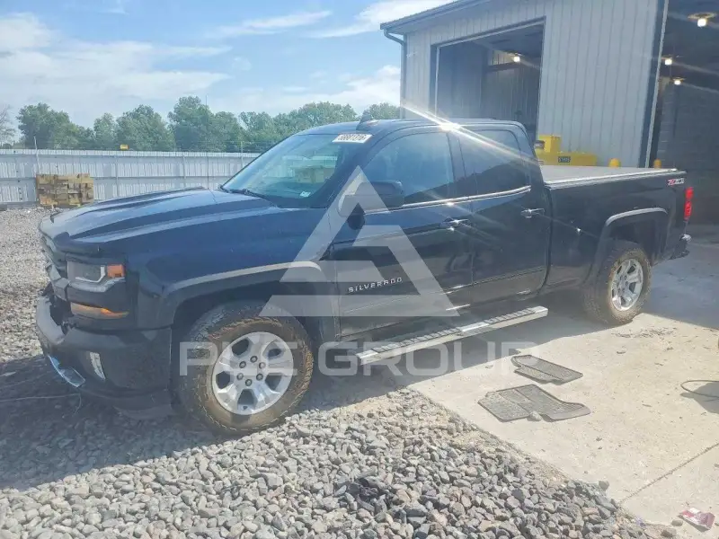 2016 Chevrolet Silverado photo