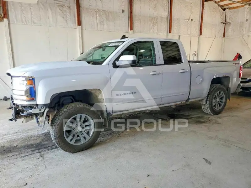 2016 Chevrolet Silverado photo