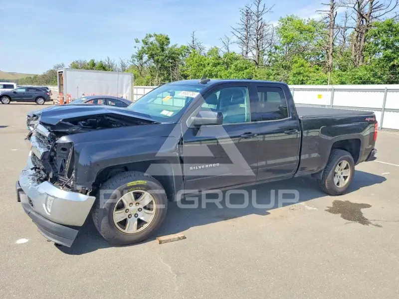 2016 Chevrolet Silverado photo