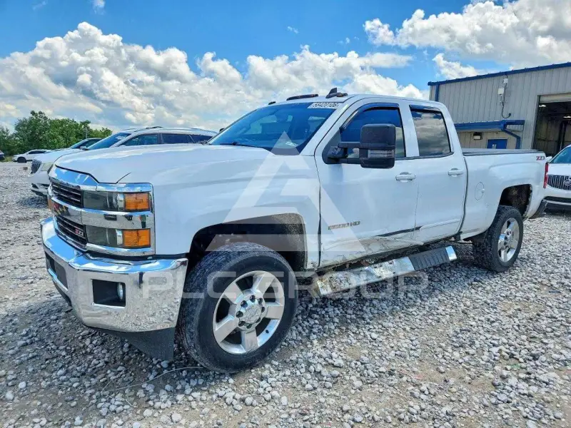 2016 Chevrolet Silverado photo