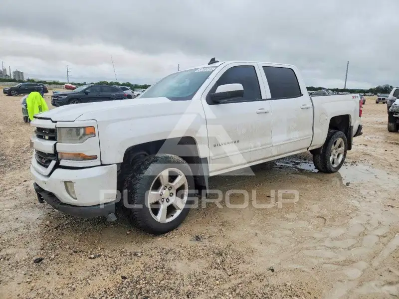 2016 Chevrolet Silverado photo