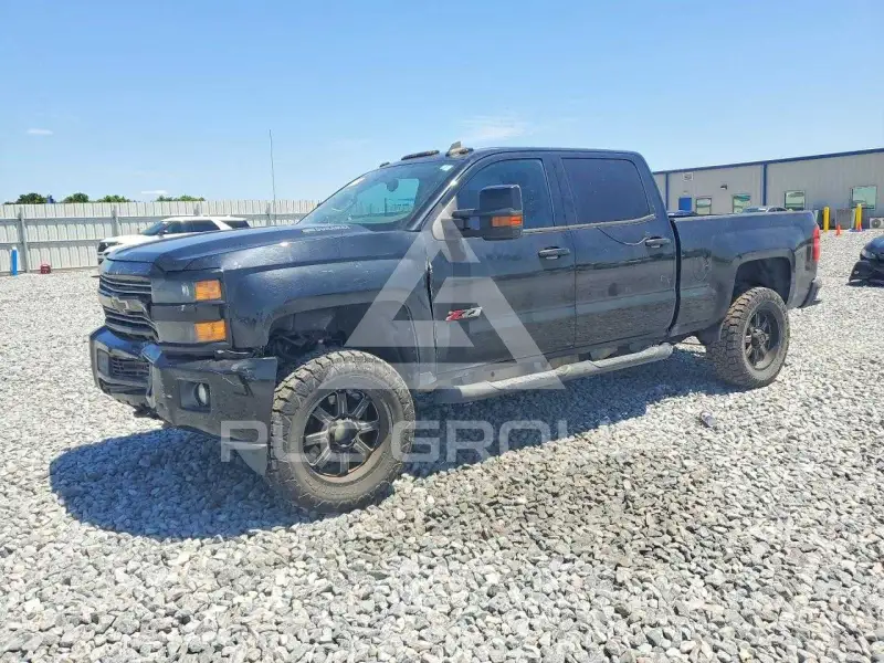 2016 Chevrolet Silverado photo