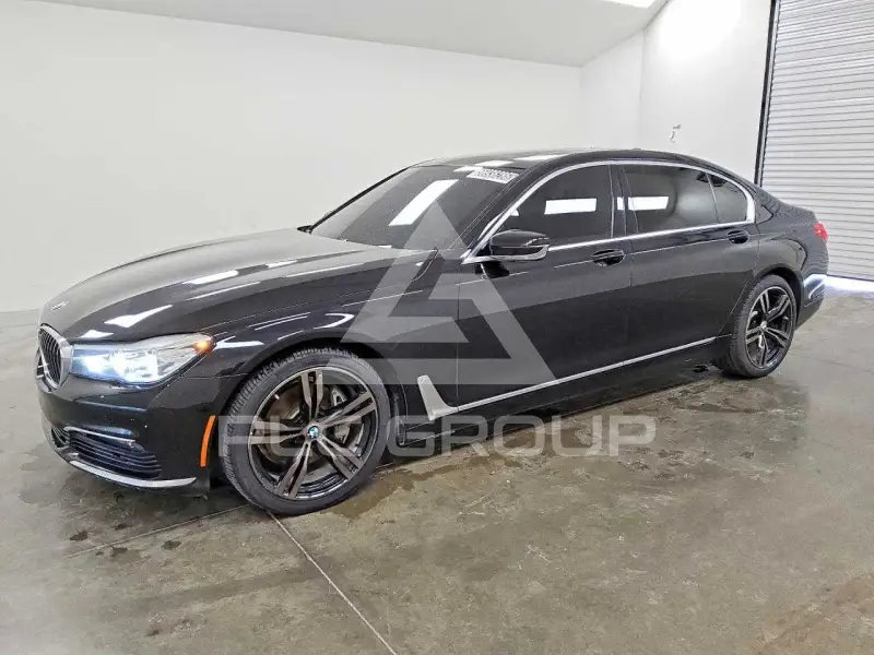 2016 BMW 740 photo