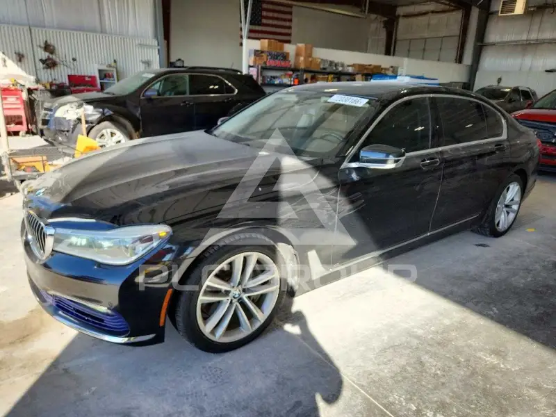 2016 BMW 750 photo