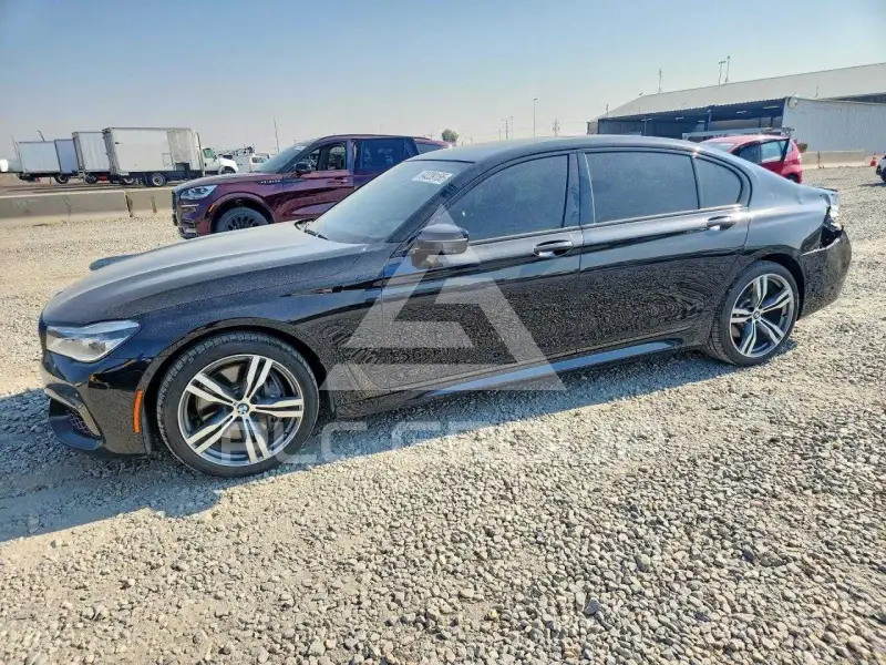 2016 BMW 750 photo
