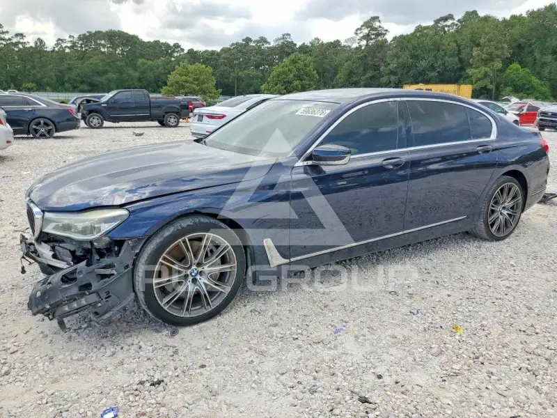 2016 BMW 750 photo