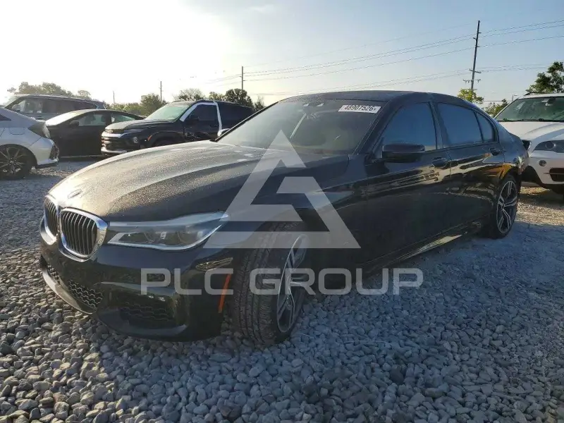 2016 BMW 750 фото