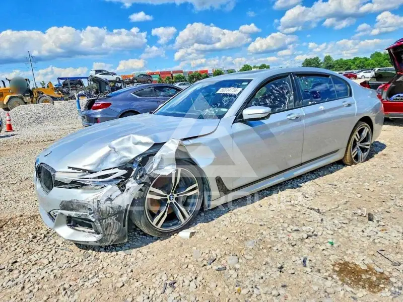 2016 BMW 750 фото