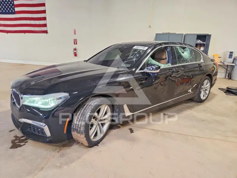 2016 BMW 750 фото