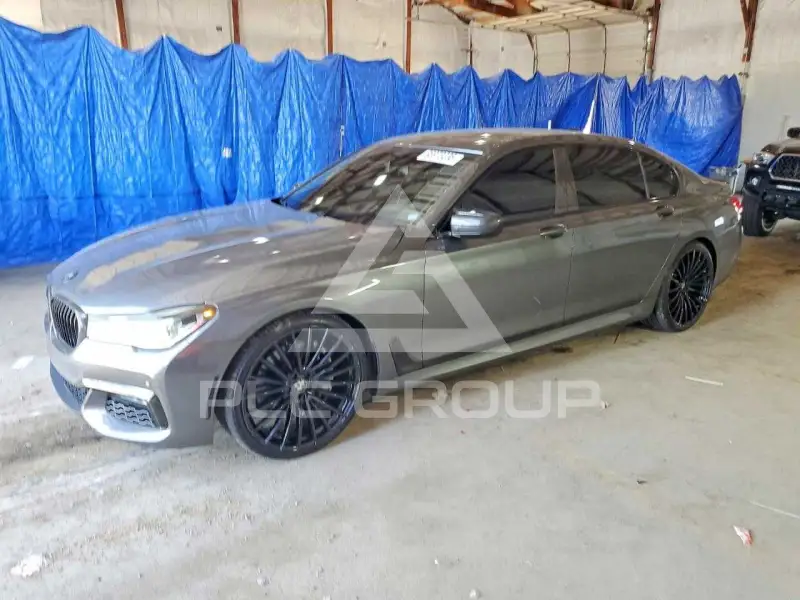 2016 BMW 750 фото