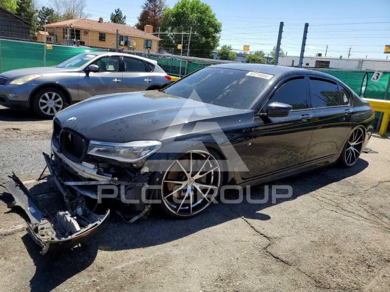 2016 BMW 750 фото