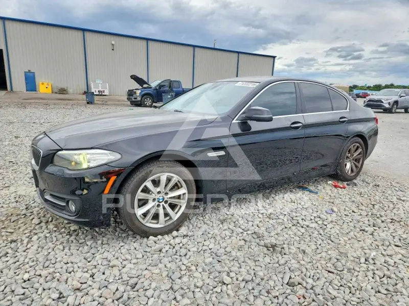 2016 BMW 528 photo
