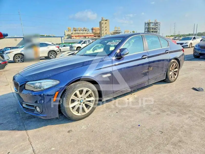 2016 BMW 528 photo