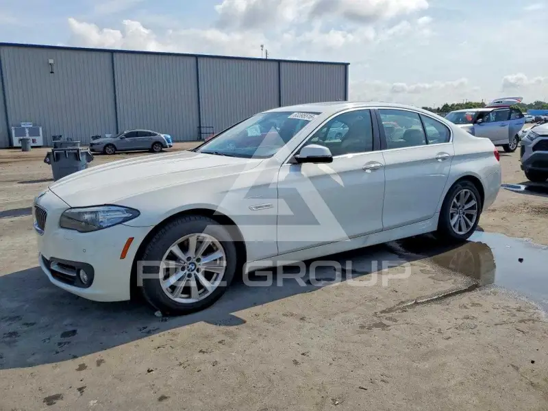 2016 BMW 528 photo