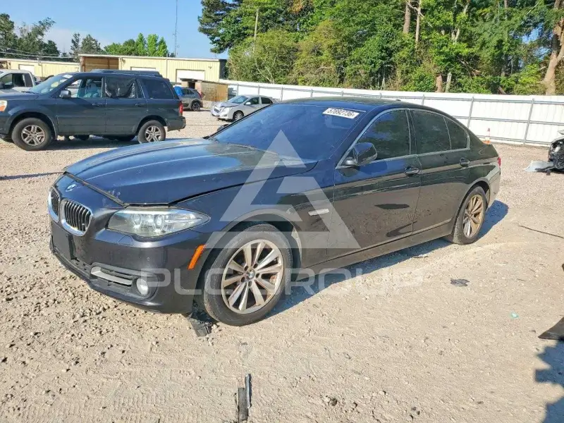 2016 BMW 528 photo