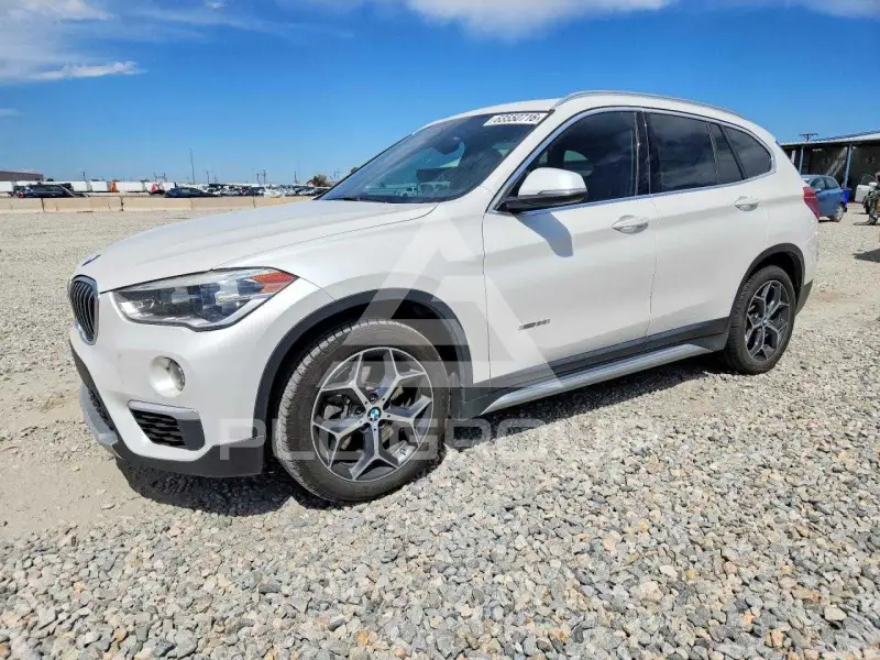 2016 BMW X1 фото